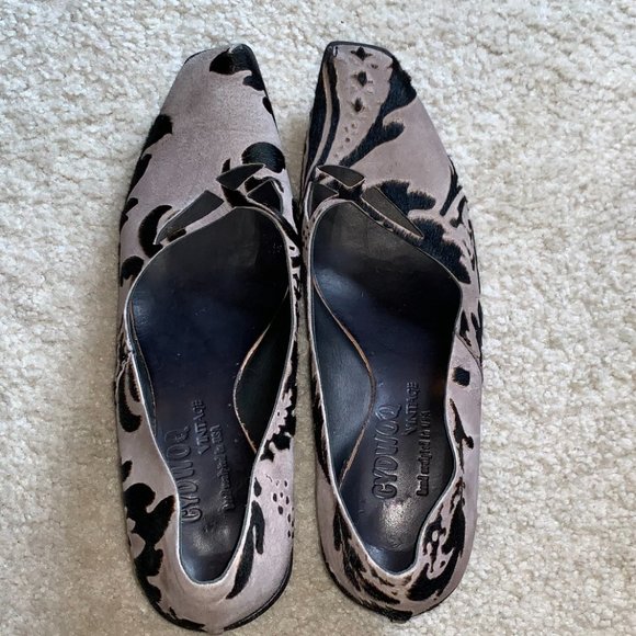 CYDWOQ Vintage Kitten Heel Shoe Gray/Black Size 37.5 (US 7.5) - Picture 2 of 5